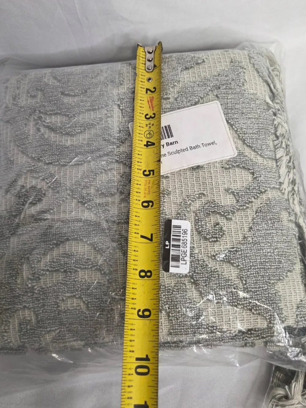 Set of 2 POTTERY BARN Delphine Sculpted Bath Towel, Loden NEW IN PACKAGE - READ